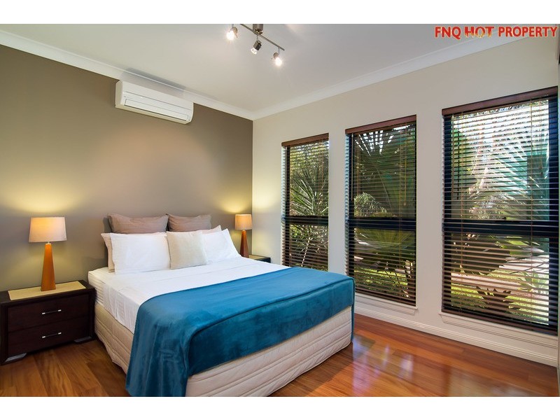 33  Muller St, Palm Cove QLD 4879