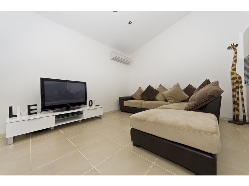 1/60 Harbour Dr, Trinity Park QLD 4879
