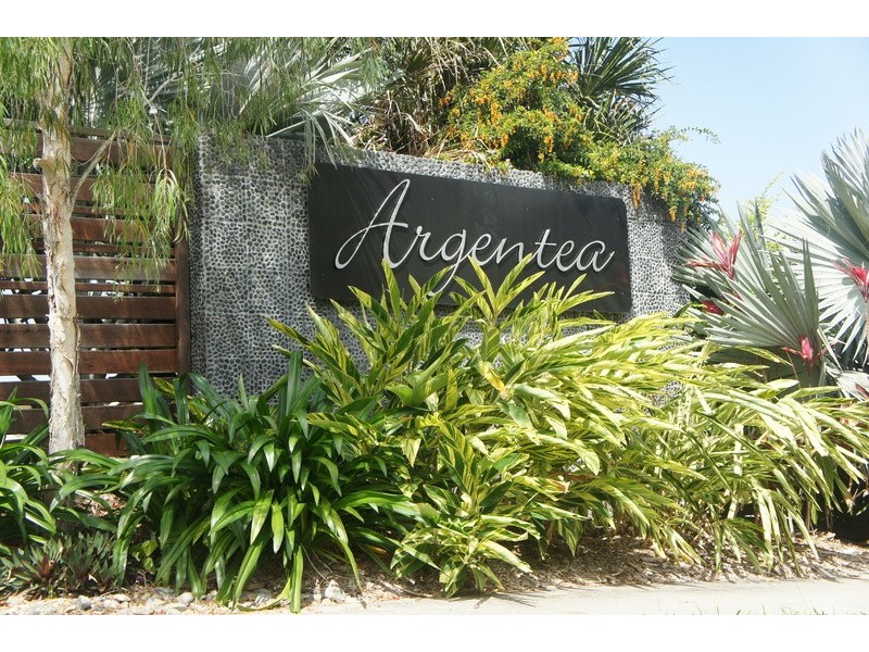 9 Sennfeld Close, Palm Cove QLD 4879