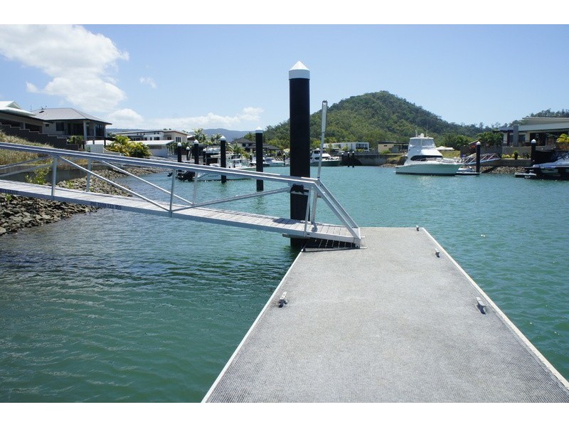 6  Brindabella Quay, Trinity Park QLD 4879