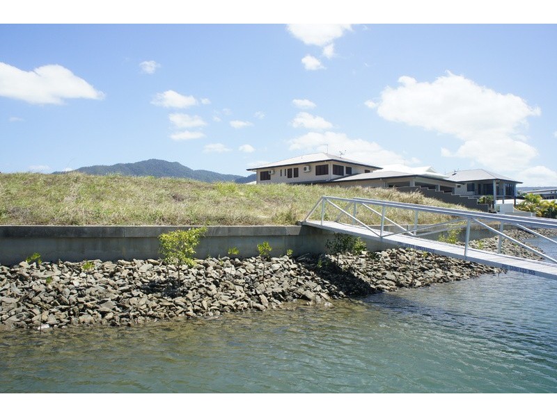 6  Brindabella Quay, Trinity Park QLD 4879