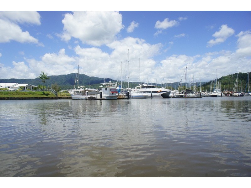 6  Brindabella Quay, Trinity Park QLD 4879