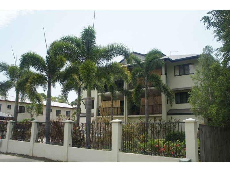 2/518 Varley Street, Yorkeys Knob QLD 4878