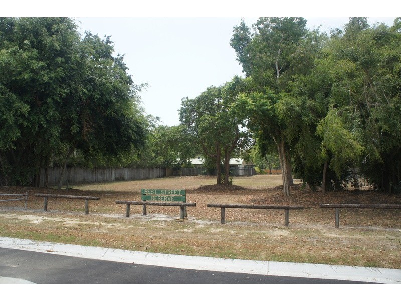 2/518 Varley Street, Yorkeys Knob QLD 4878