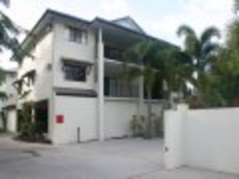 2/518 Varley Street, Yorkeys Knob QLD 4878