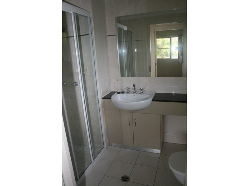 2/518 Varley Street, Yorkeys Knob QLD 4878