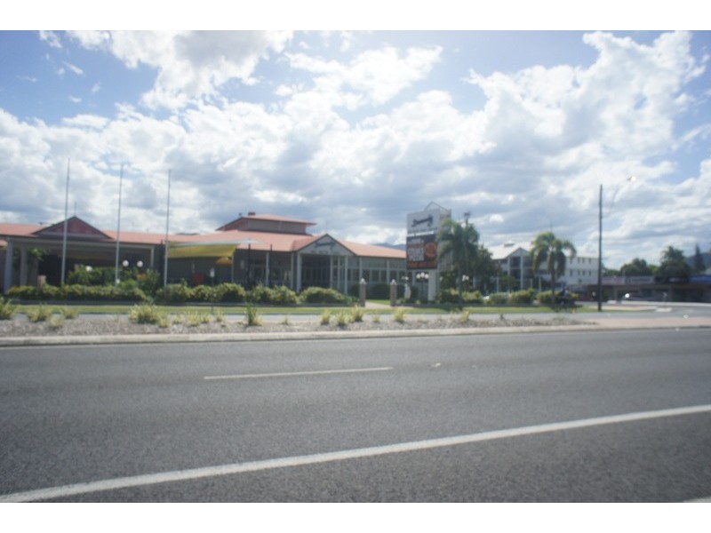 28/324 Sheridan Street, Cairns North QLD 4870