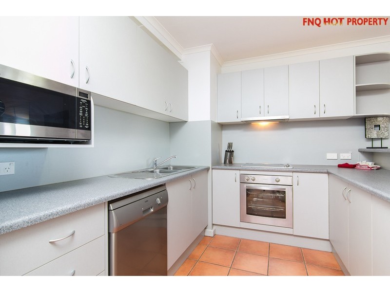 17/249 Esplanade, Cairns North QLD 4870