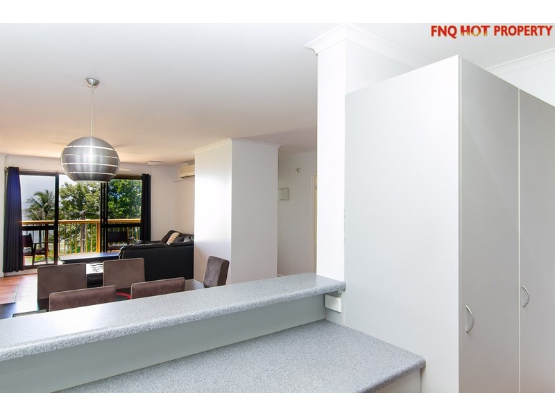 17/249 Esplanade, Cairns North QLD 4870