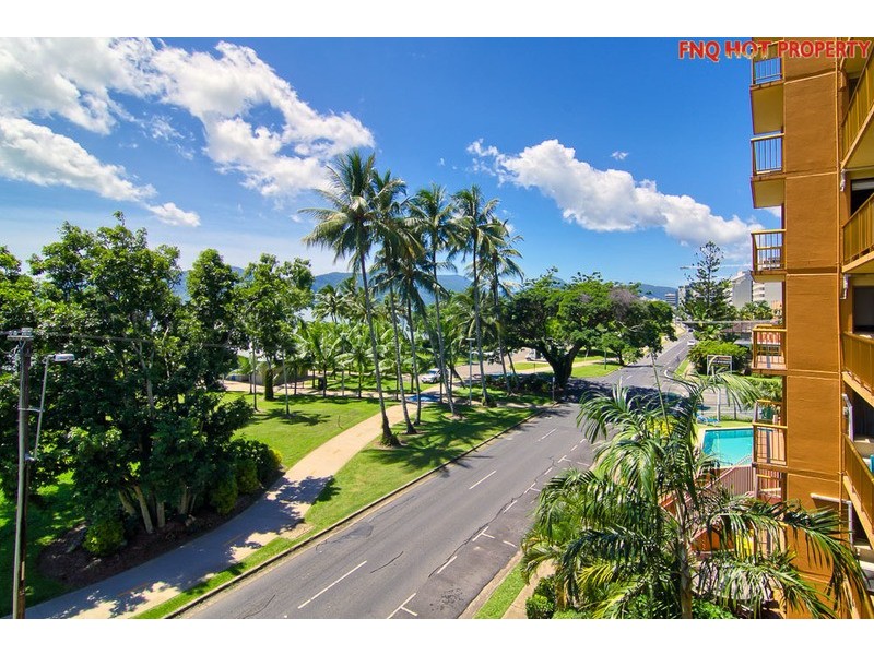 17/249 Esplanade, Cairns North QLD 4870