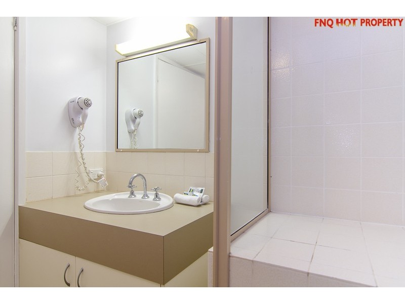 17/249 Esplanade, Cairns North QLD 4870