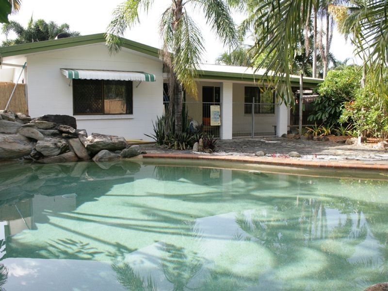 8 Samuel Street, Yorkeys Knob QLD 4878