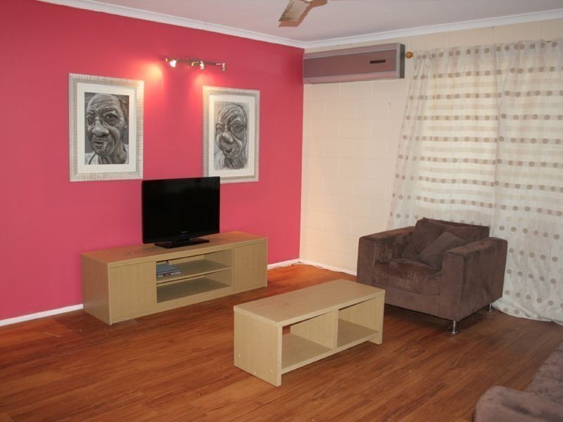 8 Samuel Street, Yorkeys Knob QLD 4878