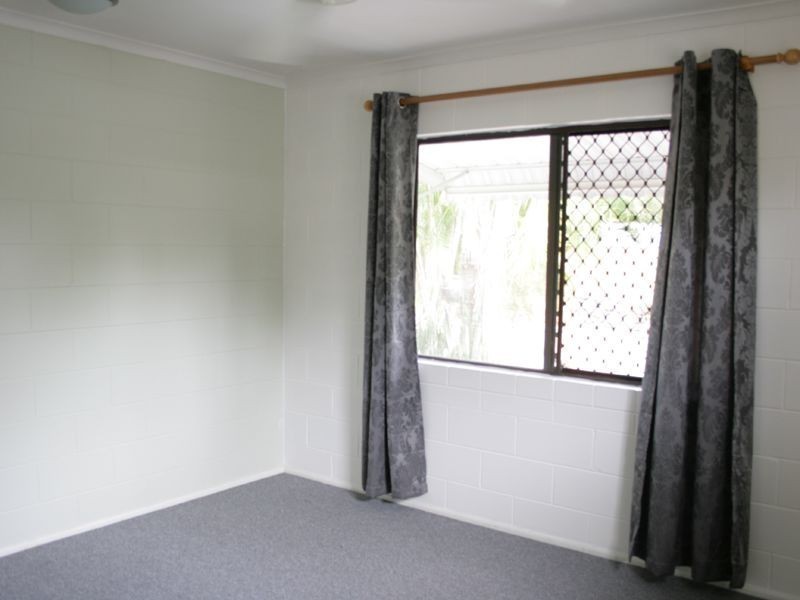 8 Samuel Street, Yorkeys Knob QLD 4878
