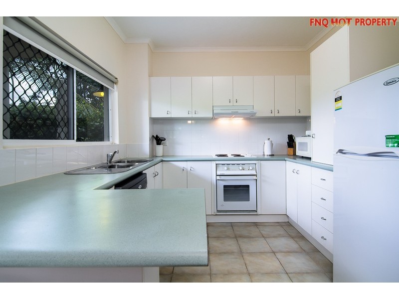 1/98-100 Moore Street, Trinity Beach QLD 4879