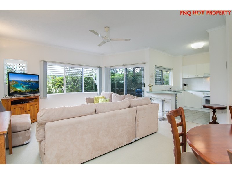 1/98-100 Moore Street, Trinity Beach QLD 4879