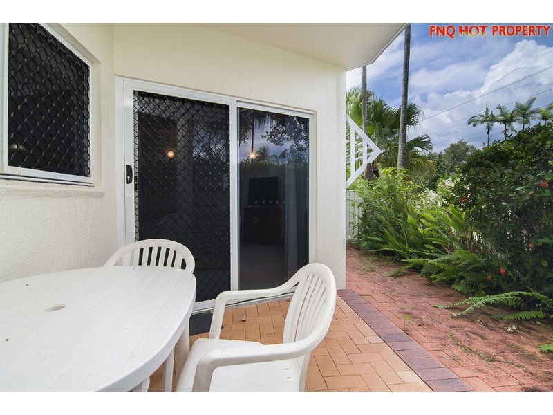 1/98-100 Moore Street, Trinity Beach QLD 4879