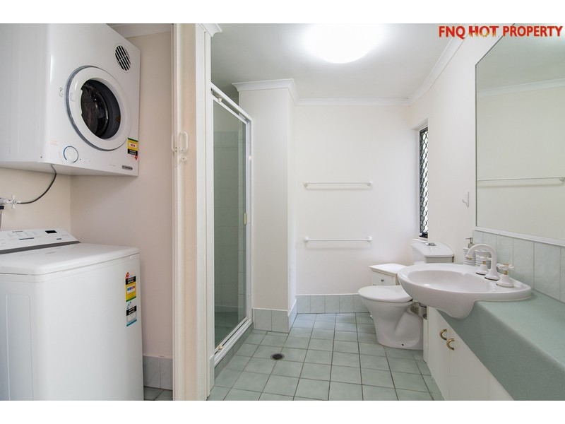 1/98-100 Moore Street, Trinity Beach QLD 4879