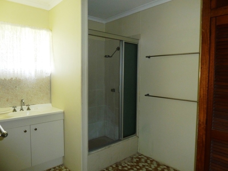 40  Karwin St, Bayview Heights QLD 4868