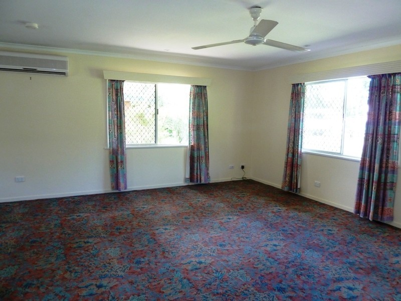 40  Karwin St, Bayview Heights QLD 4868