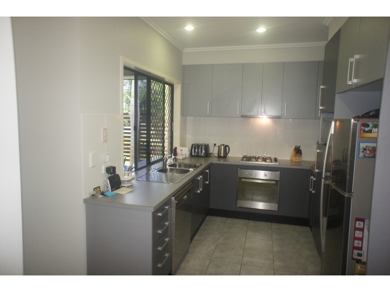 14B Vetiver St, Trinity Park QLD 4879