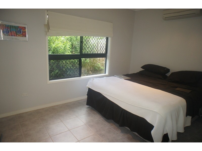 14B Vetiver St, Trinity Park QLD 4879