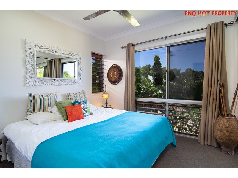 31 MULLER St, Palm Cove QLD 4879