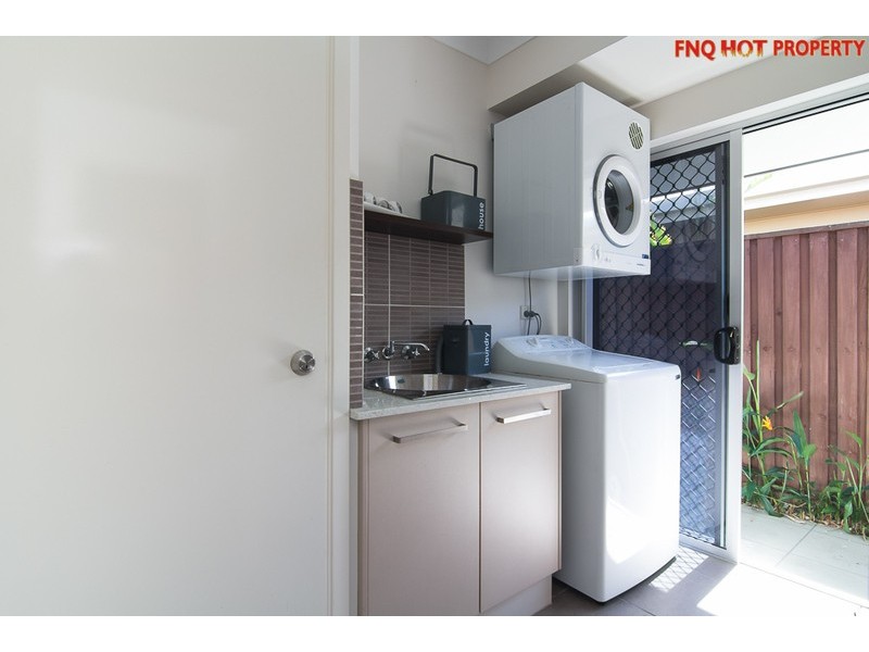 31 MULLER St, Palm Cove QLD 4879