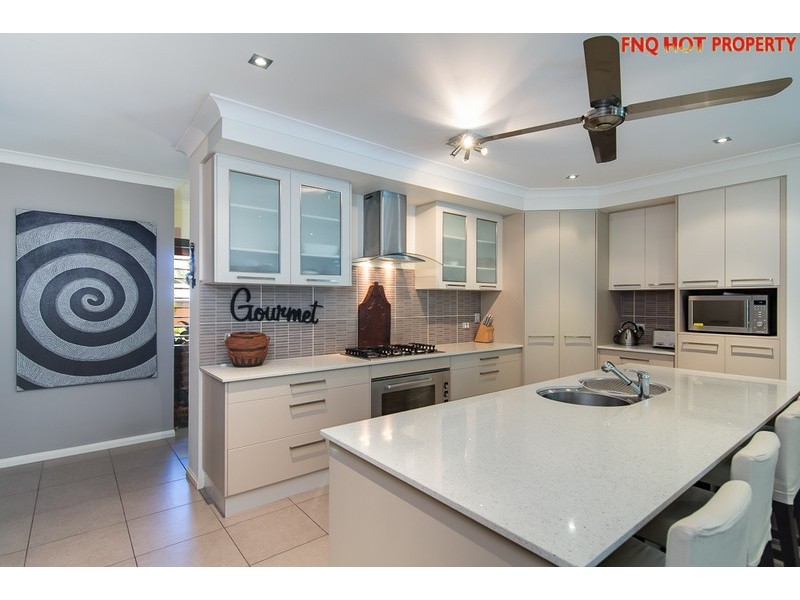 31 MULLER St, Palm Cove QLD 4879