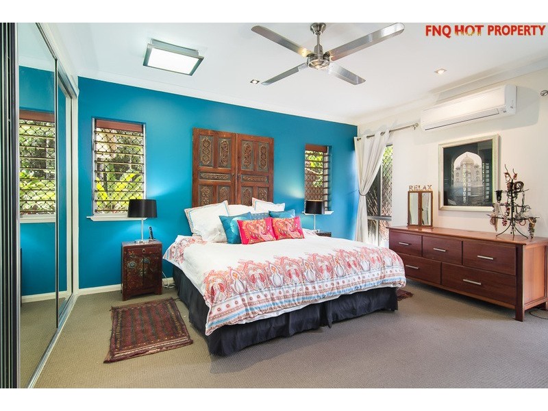 31 MULLER St, Palm Cove QLD 4879