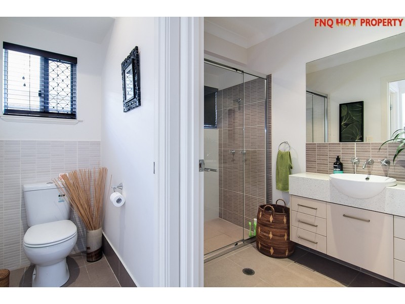 31 MULLER St, Palm Cove QLD 4879