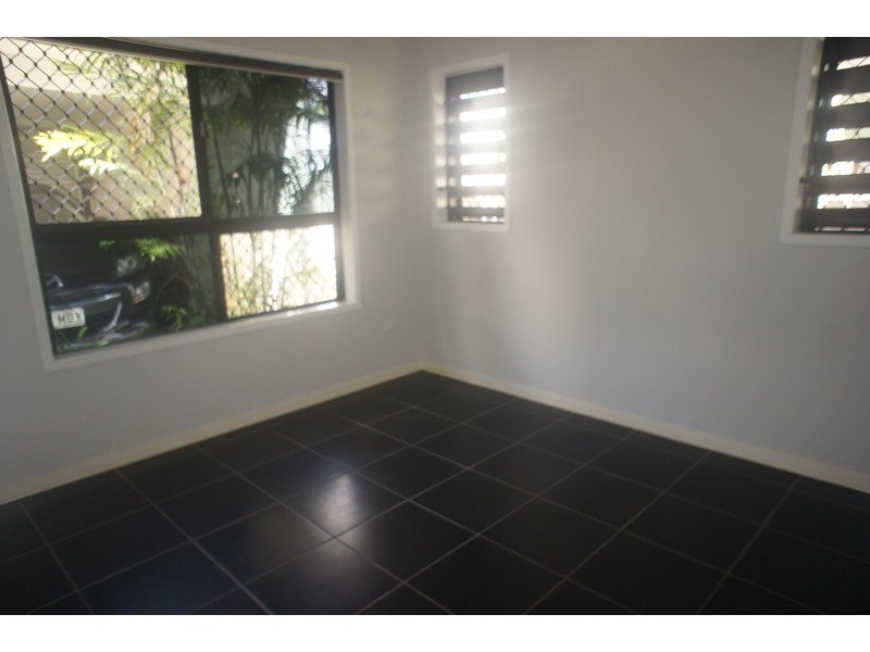 7b Vetiver Street, Trinity Park QLD 4879