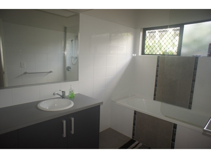7b Vetiver Street, Trinity Park QLD 4879