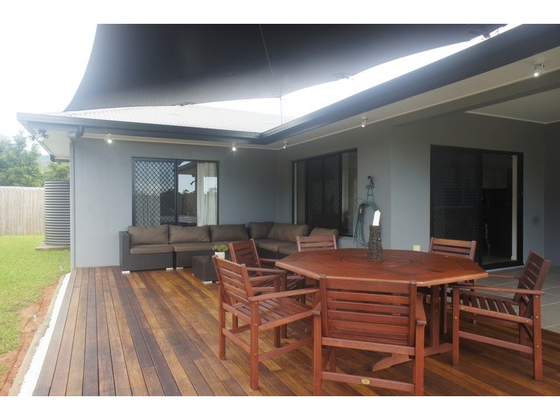 70 Xavier Herbert Drive, Redlynch QLD 4870