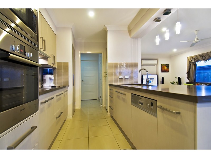 11 Bowline Close, Trinity Beach QLD 4879