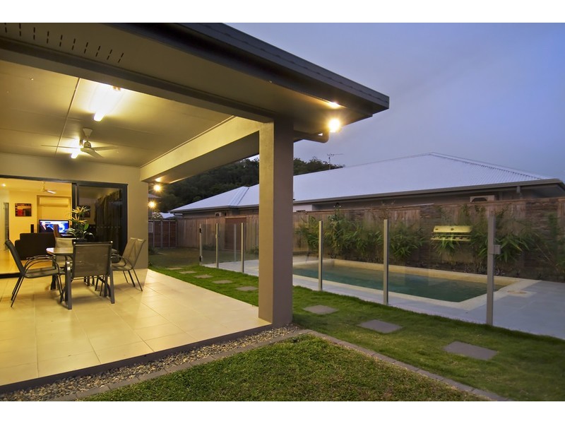 11 Bowline Close, Trinity Beach QLD 4879