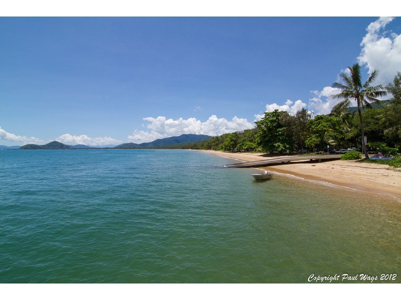 6 Lillian Road, Palm Cove QLD 4879