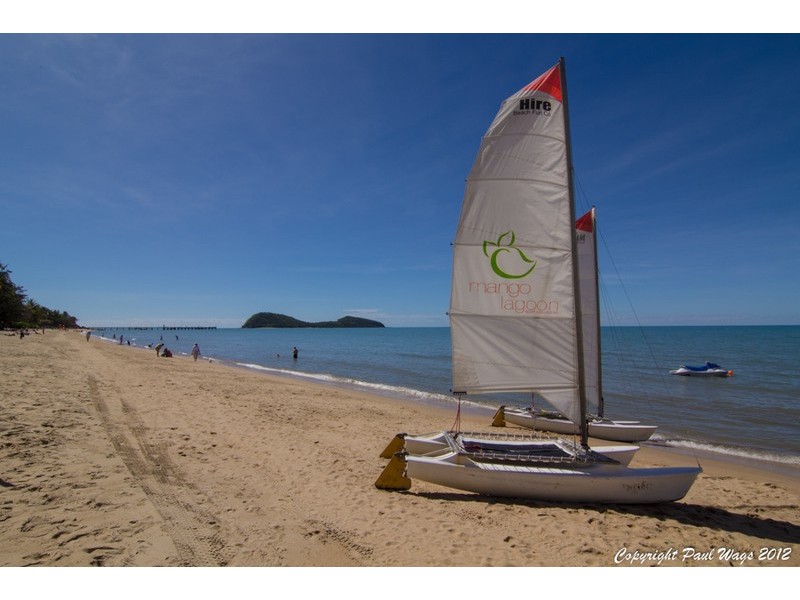 6 Lillian Road, Palm Cove QLD 4879