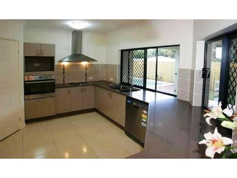 35 Aurelia Rd, Palm Cove QLD 4879