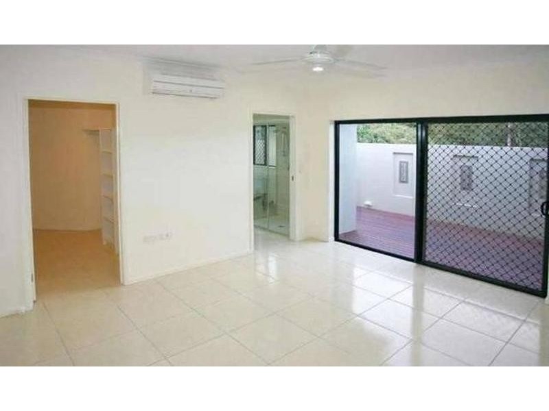 35 Aurelia Rd, Palm Cove QLD 4879