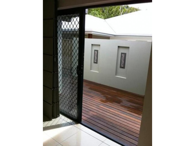 35 Aurelia Rd, Palm Cove QLD 4879