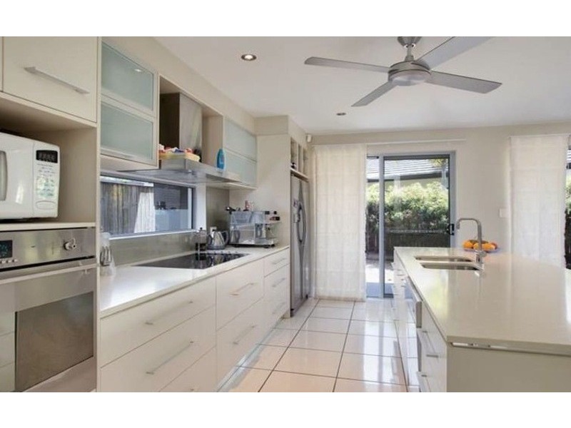 2 Rossmann Road, Smithfield QLD 4878