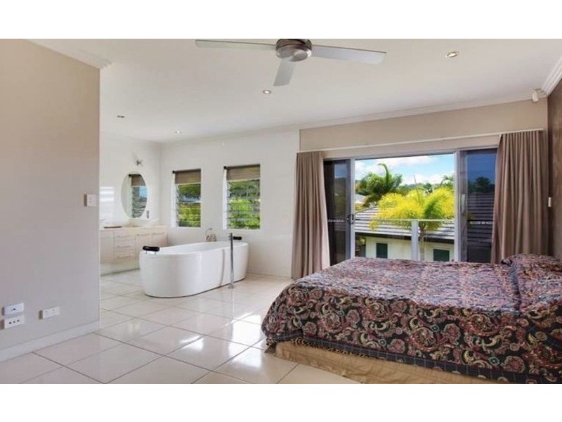 2 Rossmann Road, Smithfield QLD 4878