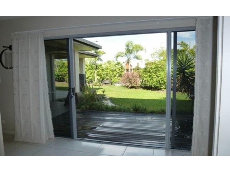 2 Rossmann Road, Smithfield QLD 4878