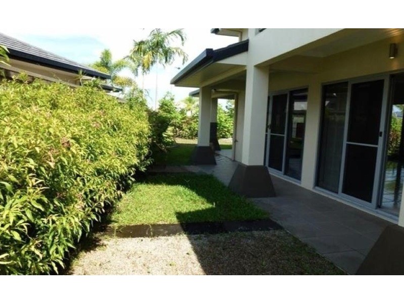 2 Rossmann Road, Smithfield QLD 4878