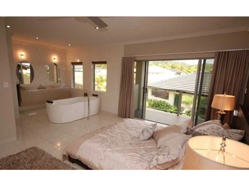 2 Rossmann Road, Smithfield QLD 4878