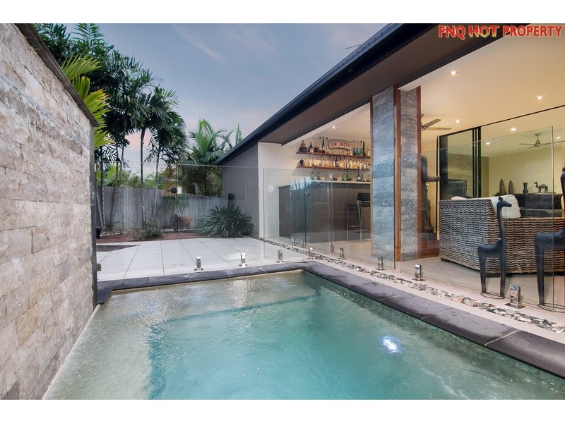 11 Cocus Cr, Palm Cove QLD 4879