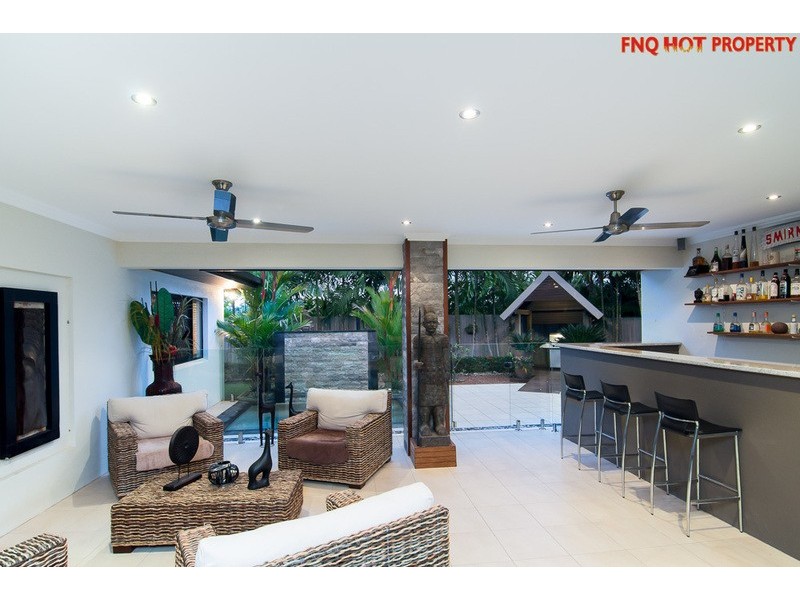 11 Cocus Cr, Palm Cove QLD 4879