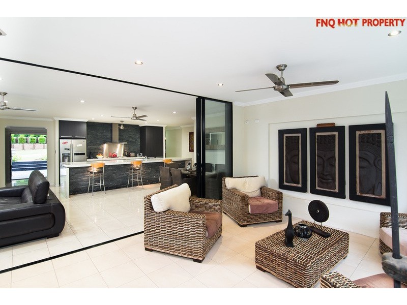 11 Cocus Cr, Palm Cove QLD 4879