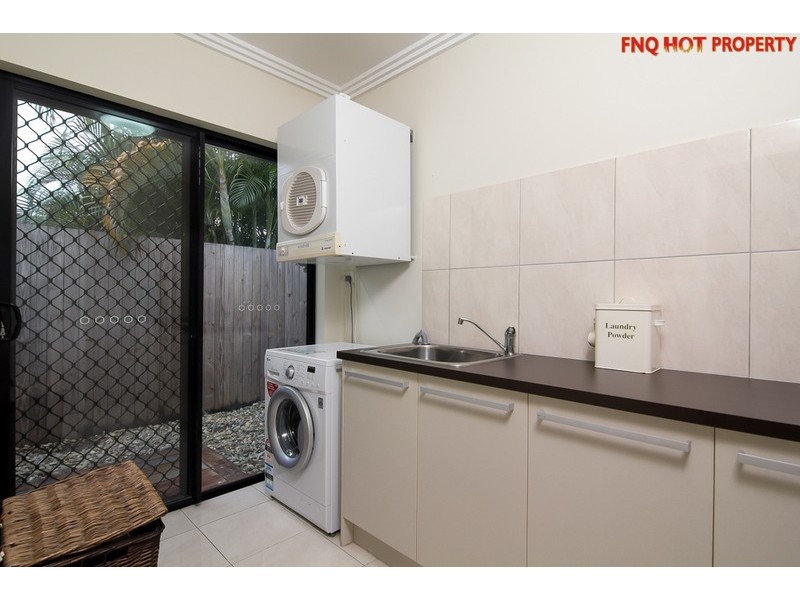 11 Cocus Cr, Palm Cove QLD 4879